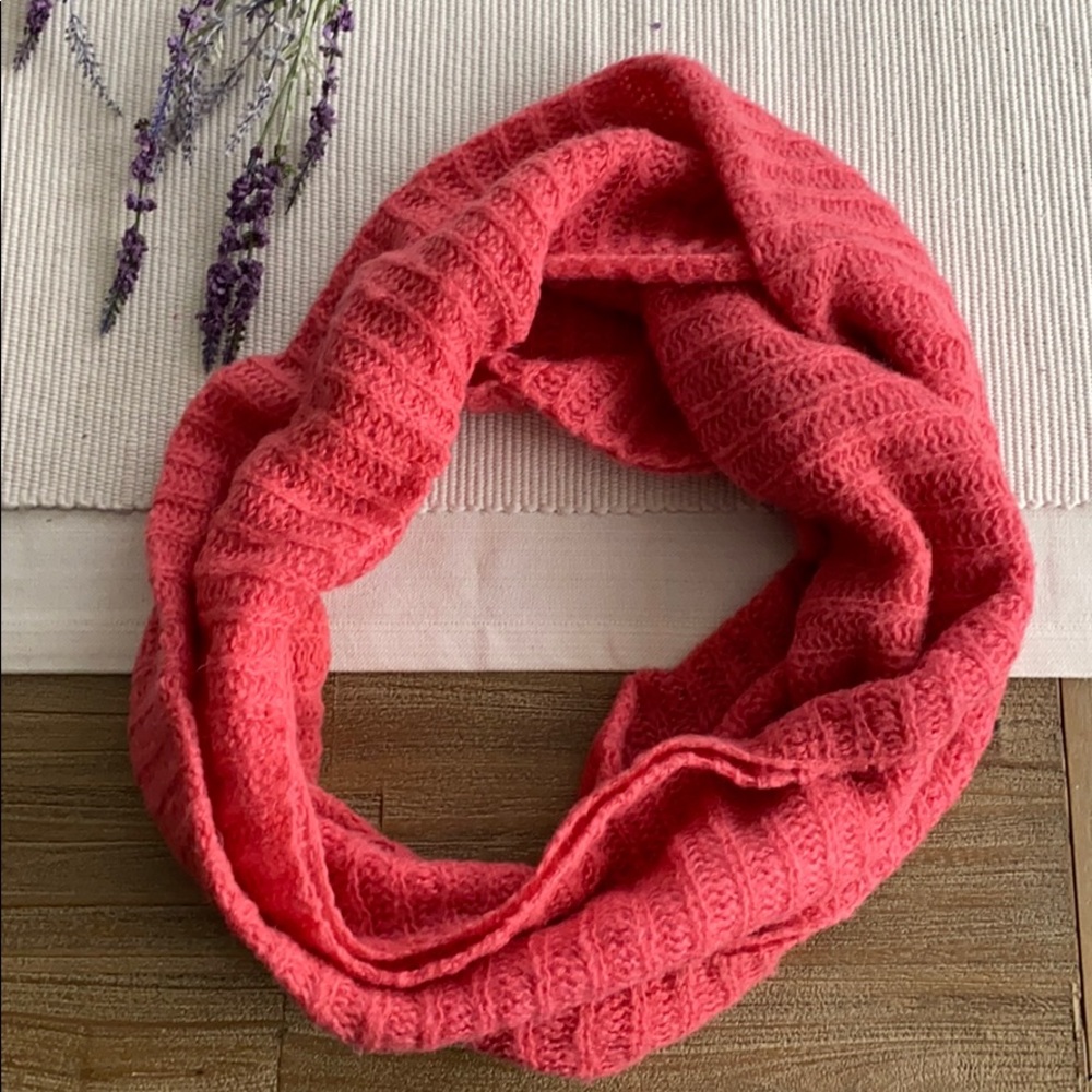 🪩3 for $15🪩 Forever 21 | Infiniti Scarf